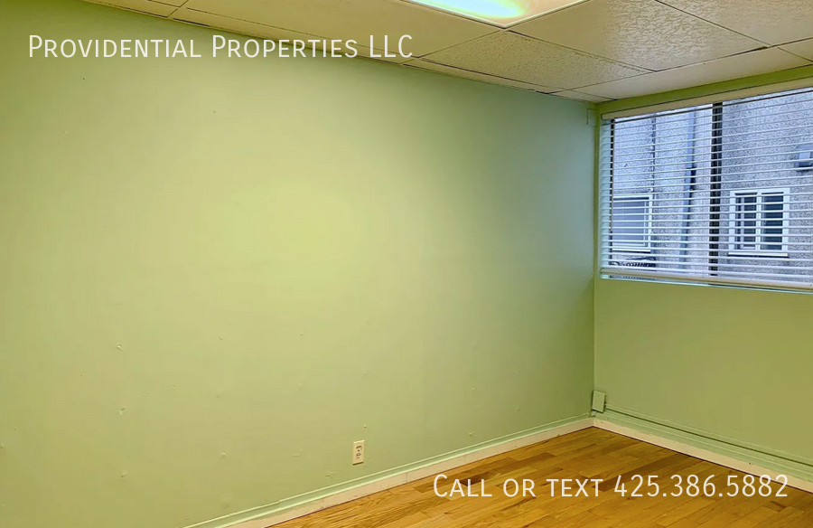 2468 S College St #B - Photo 6 of 9