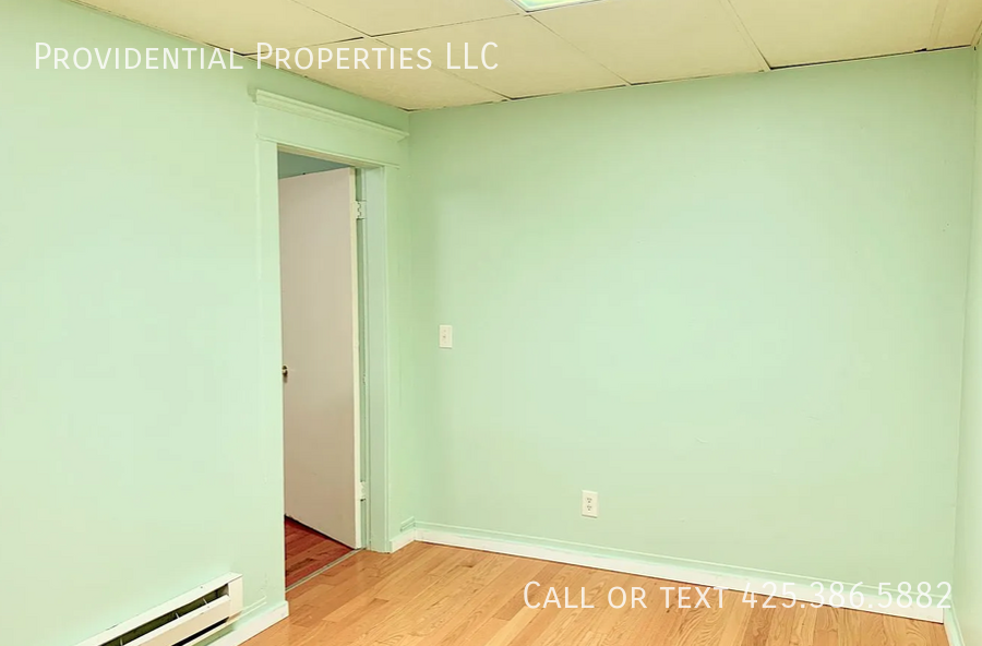 2468 S College St #B - Photo 7 of 9