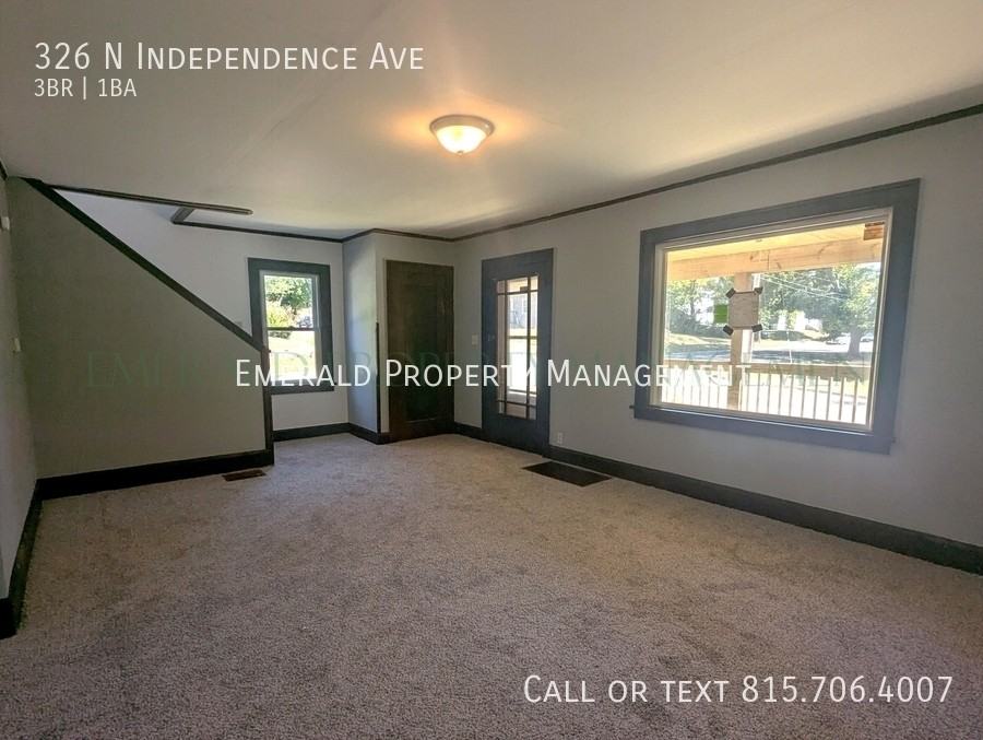 326 N Independence Ave - Photo 4 of 14