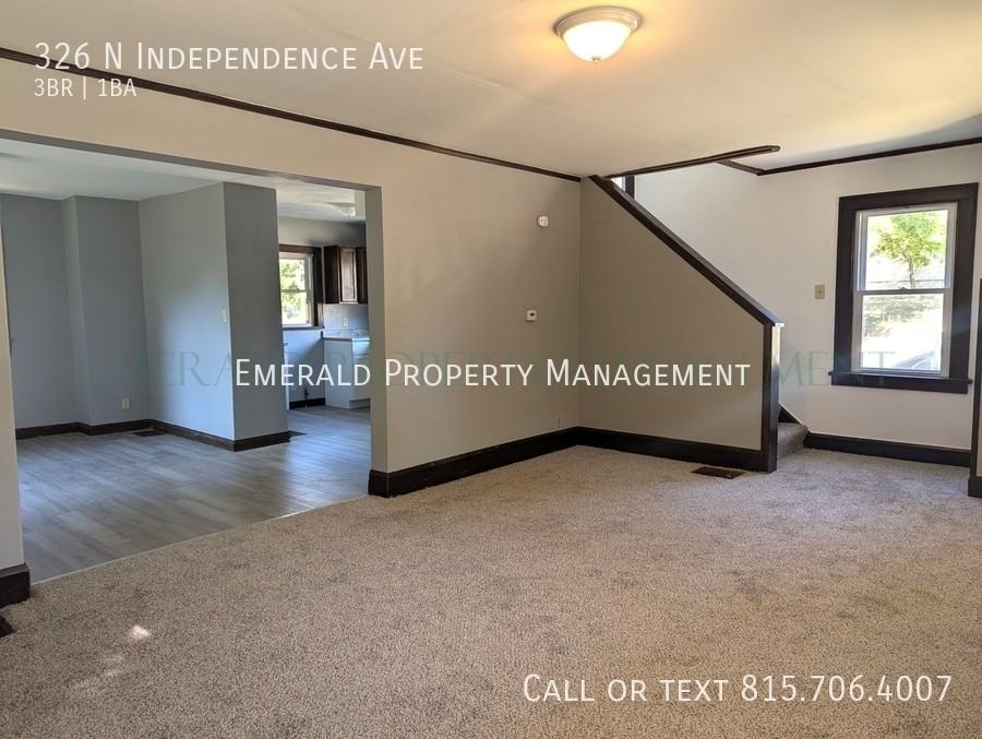 326 N Independence Ave - Photo 5 of 14
