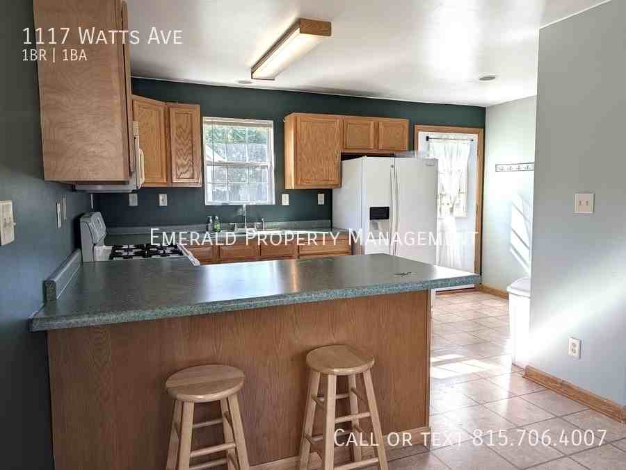 1117 Watts Ave - Photo 5 of 12