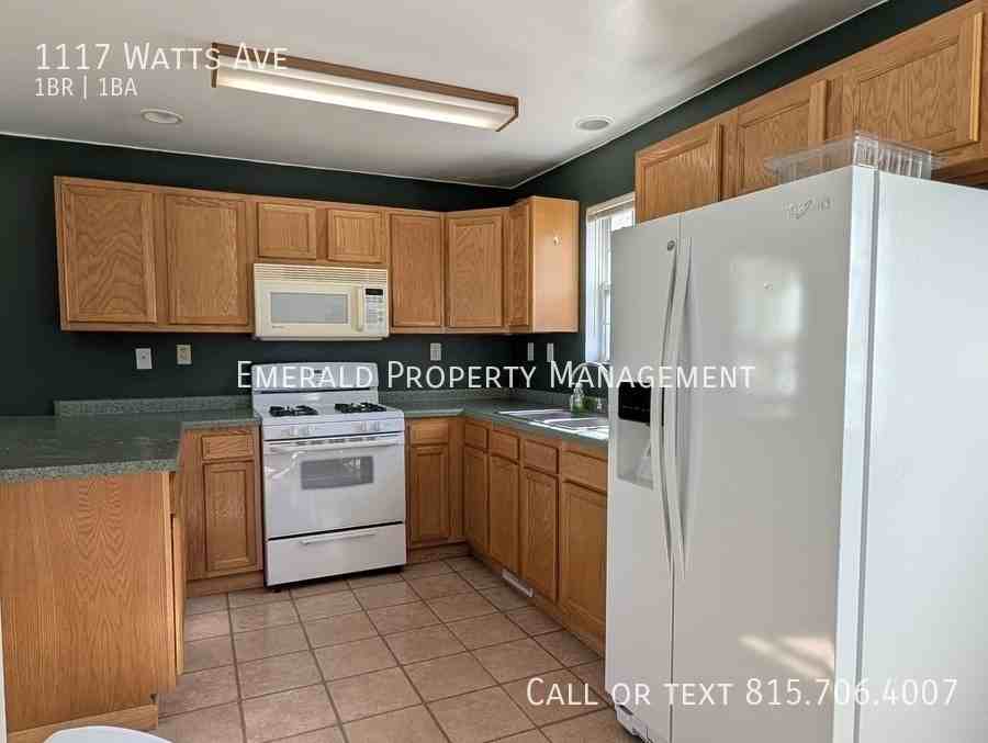 1117 Watts Ave - Photo 6 of 12