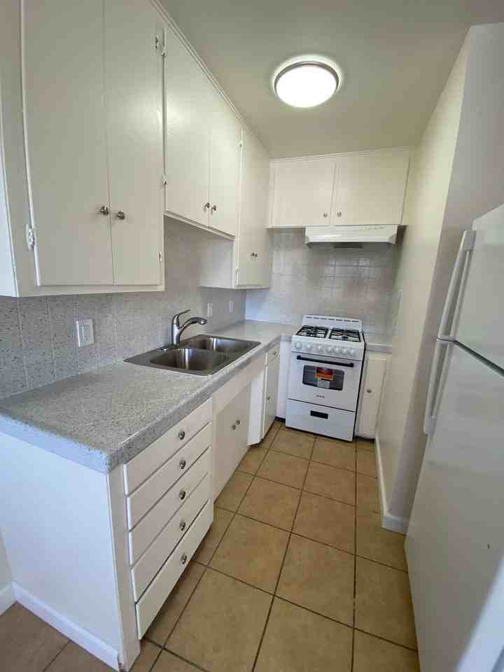 3857 35th St - Photo 3 of 9