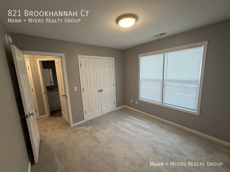 821 Brookhannah Ct - Photo 3 of 18