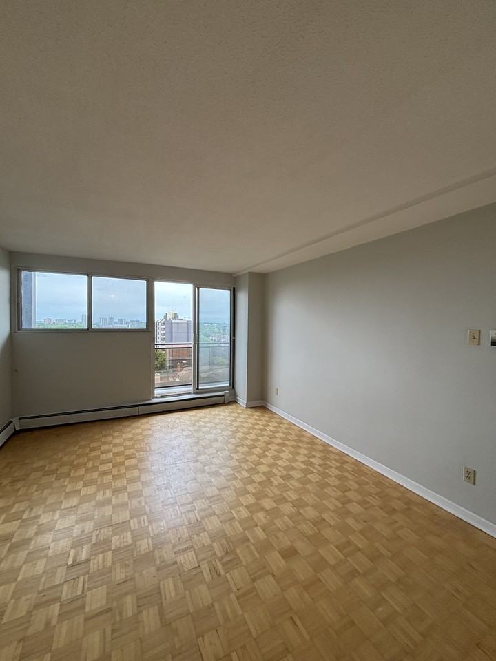 345 Laurier Ave E #1001