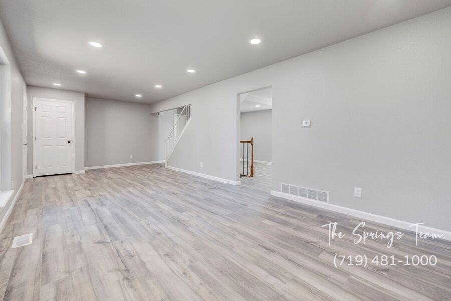 6460 Bugle Dr - Photo 5 of 49
