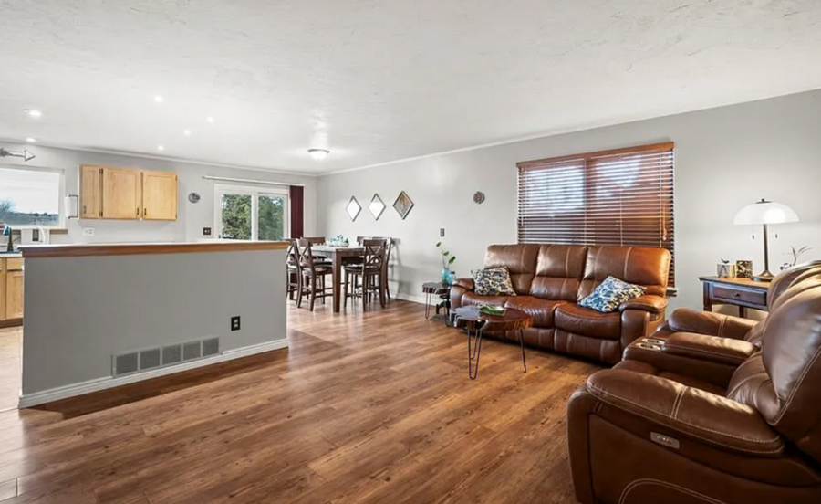 3060 Maverick Dr - Photo 3 of 6