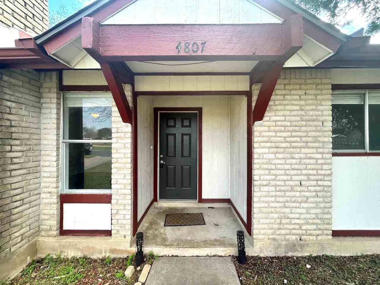4807 Copperbend Blvd - Photo 2 of 25