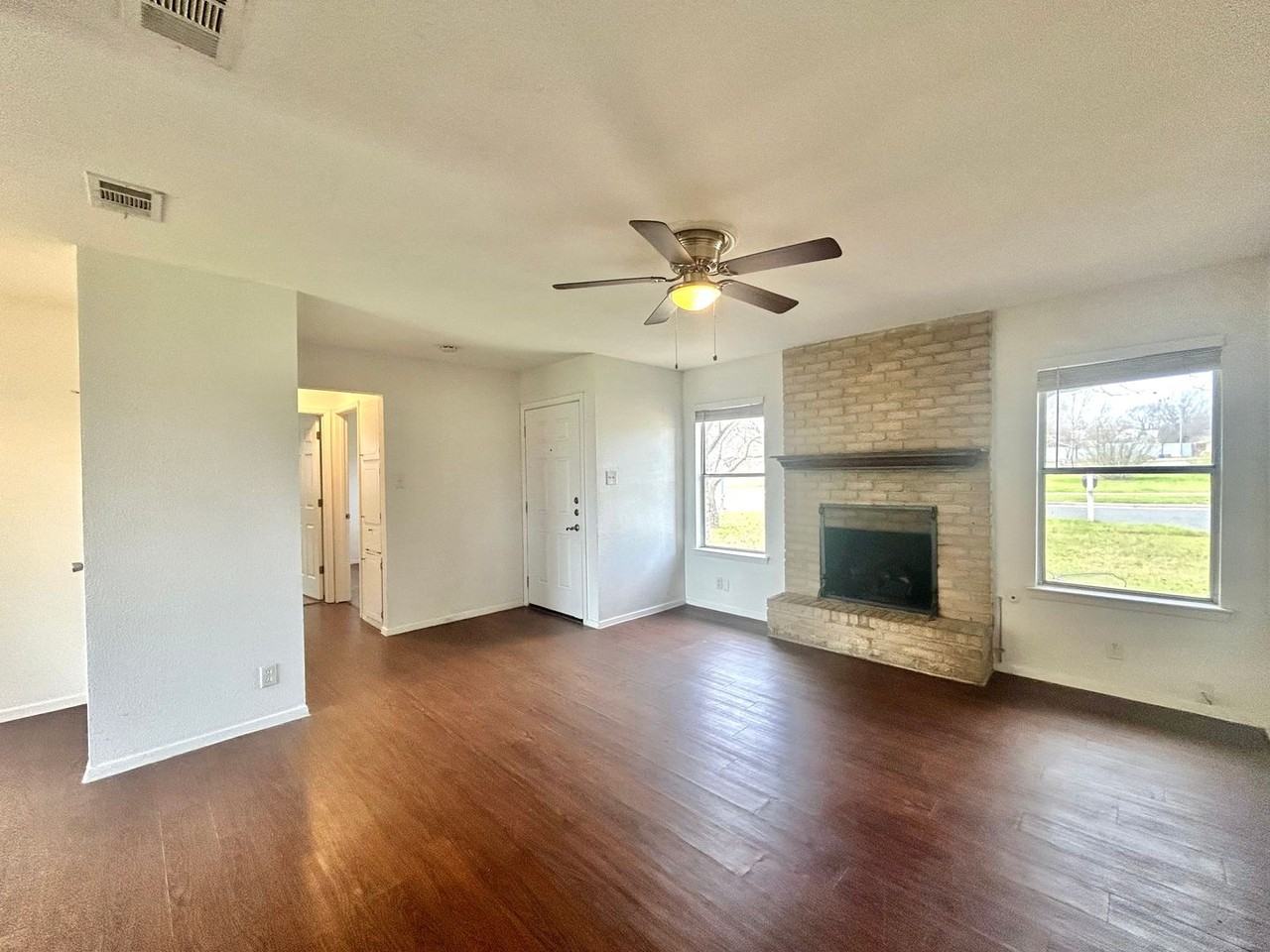 4807 Copperbend Blvd - Photo 3 of 25
