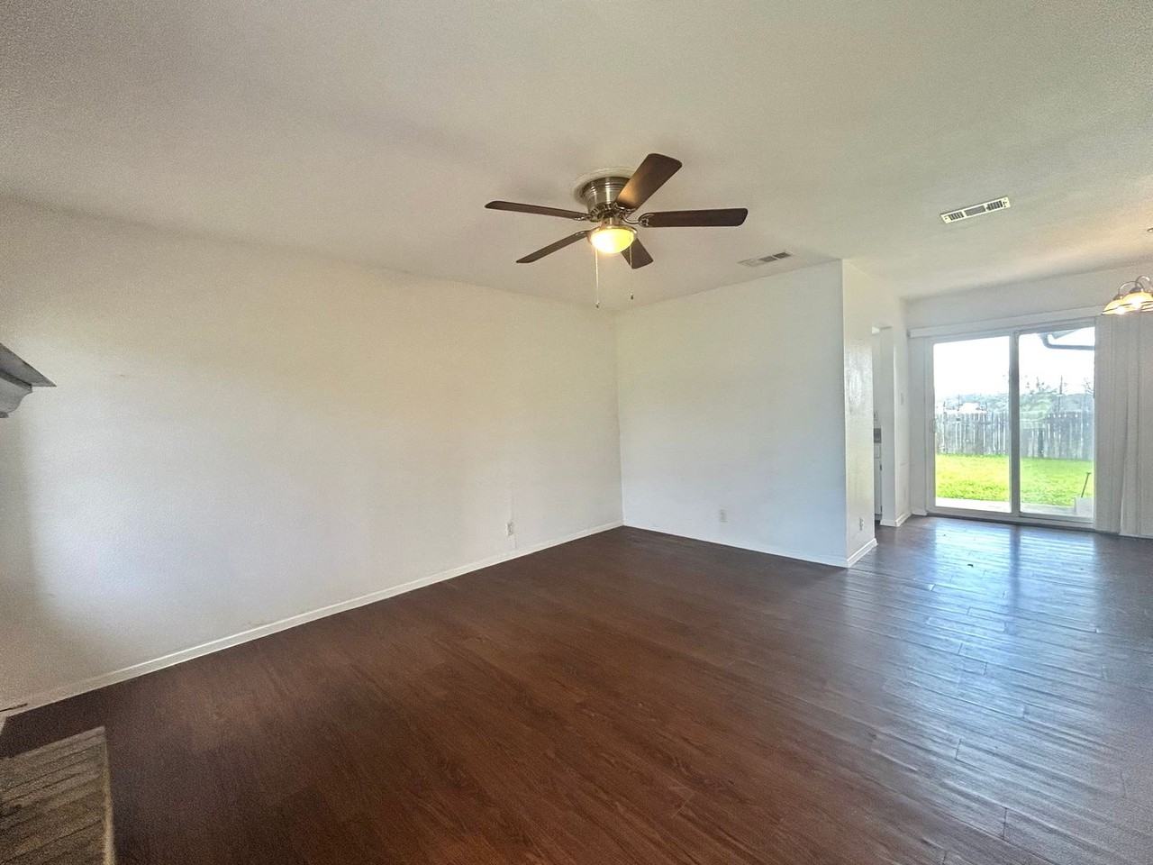 4807 Copperbend Blvd - Photo 4 of 25
