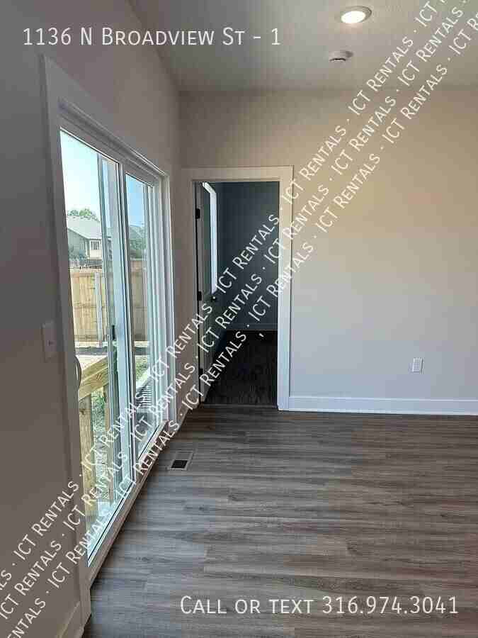 1136 N Broadview St #1 - Photo 5 of 27