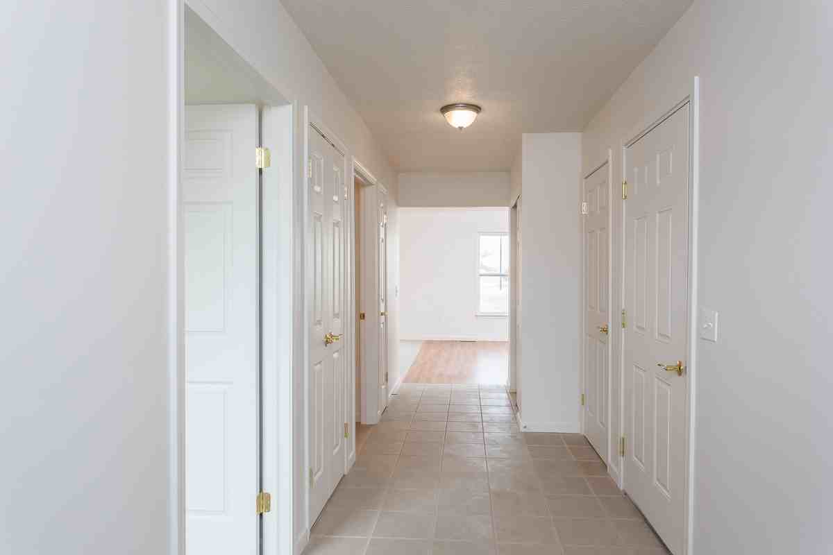 48 Silverlight Way - Photo 4 of 14