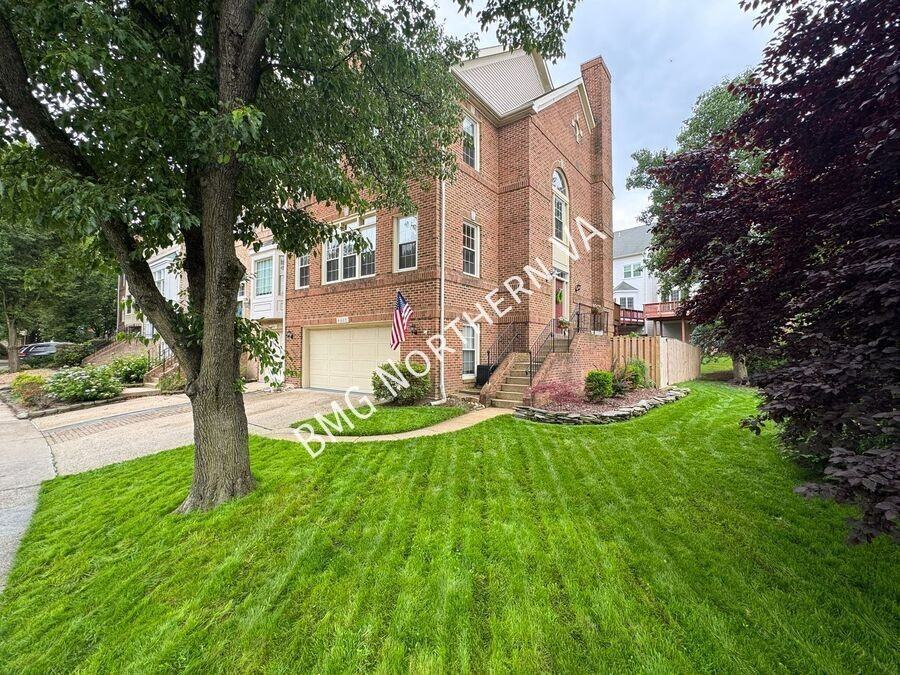 6600 Dunwich Way - Photo 2 of 40