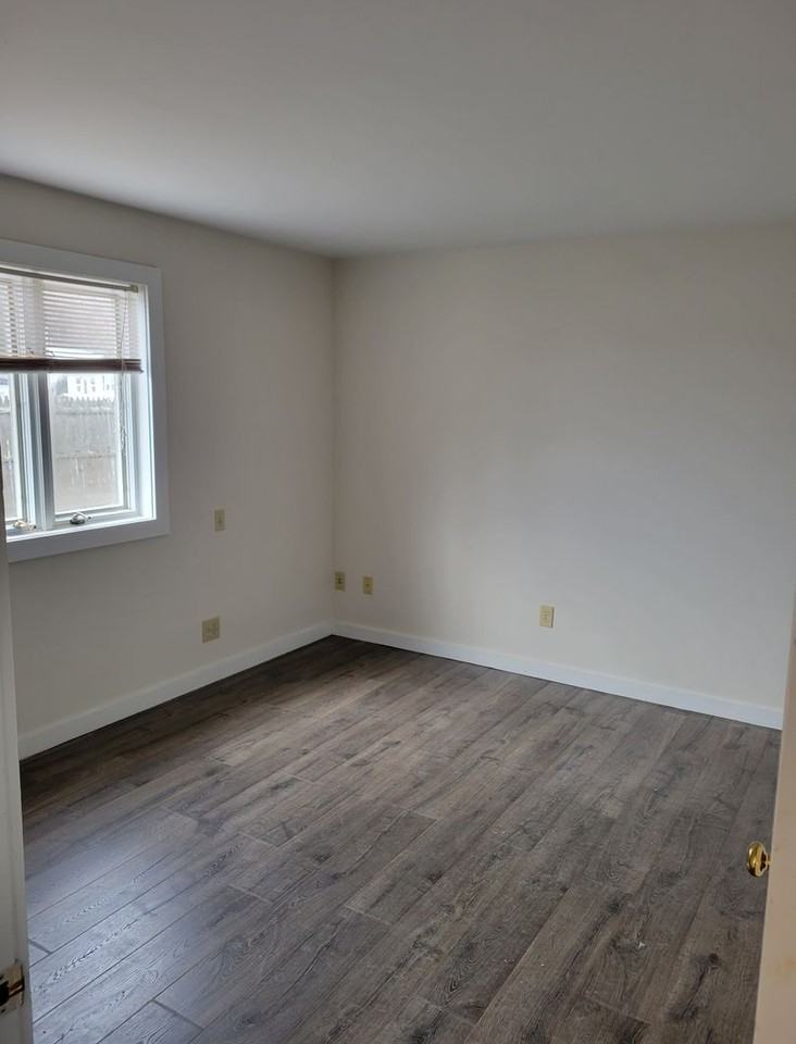 85B Bay St #85BBAYST - Photo 3 of 10
