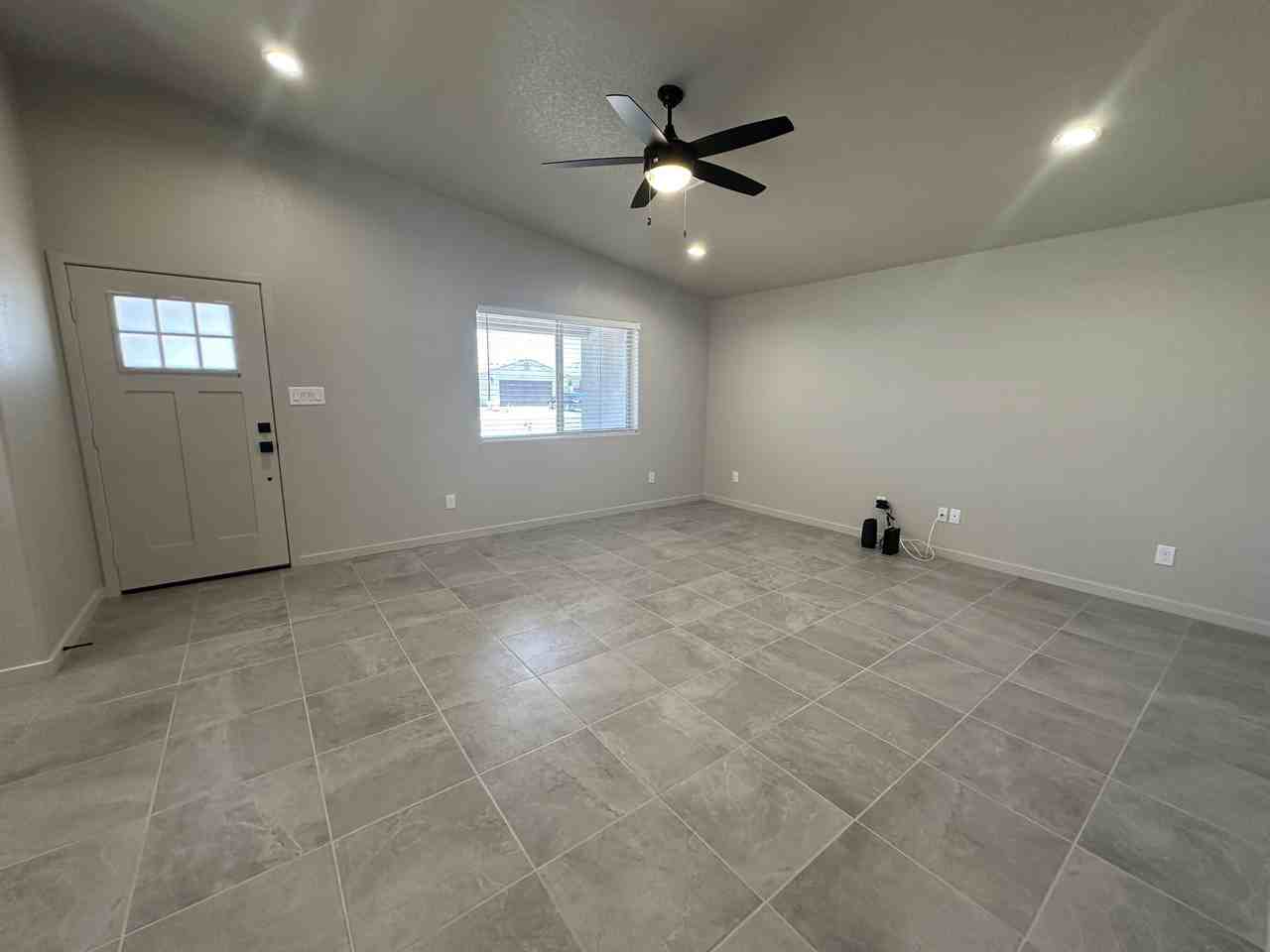 11623 E 33rd Way - Photo 3 of 14