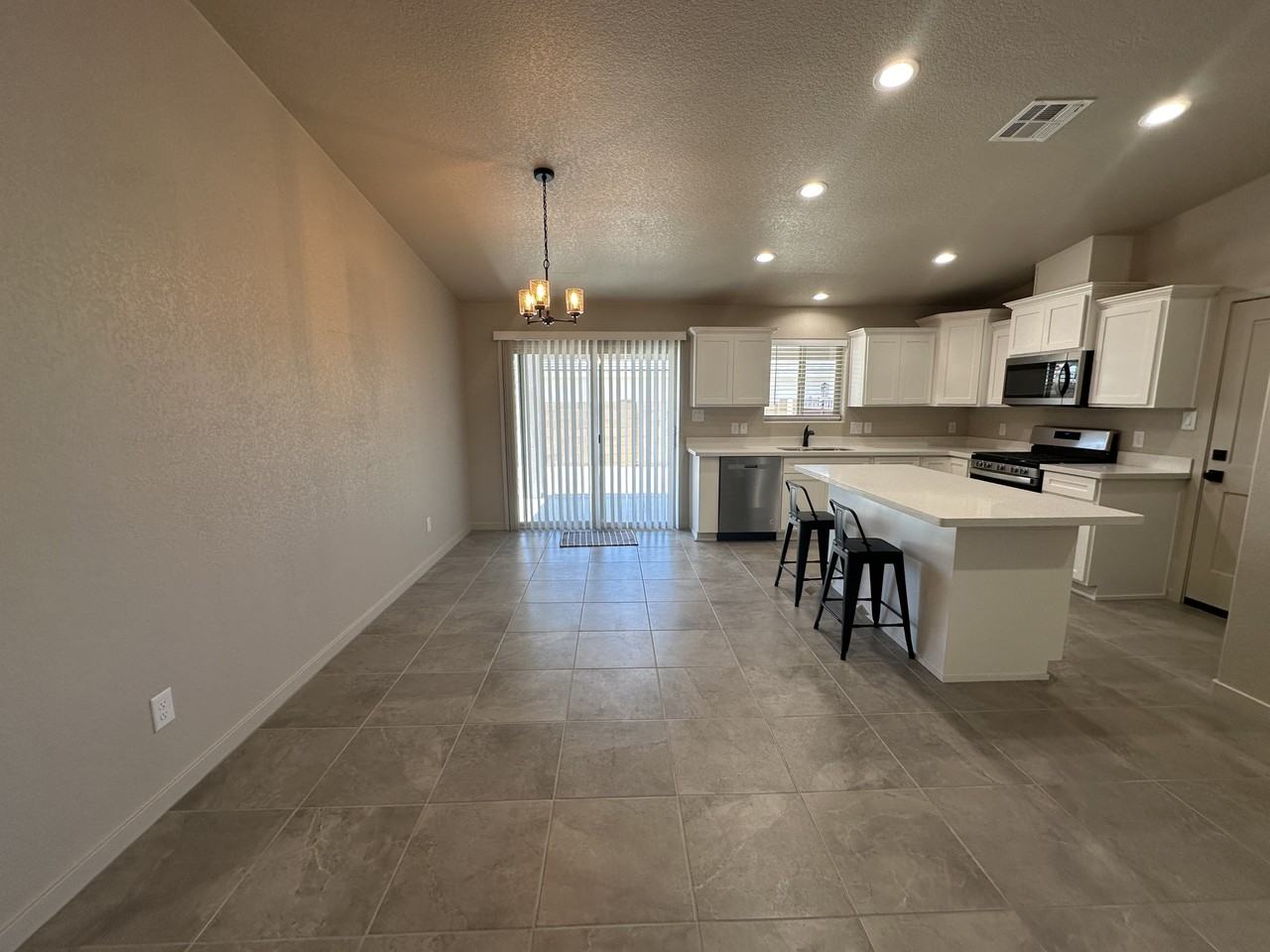 11623 E 33rd Way - Photo 7 of 14