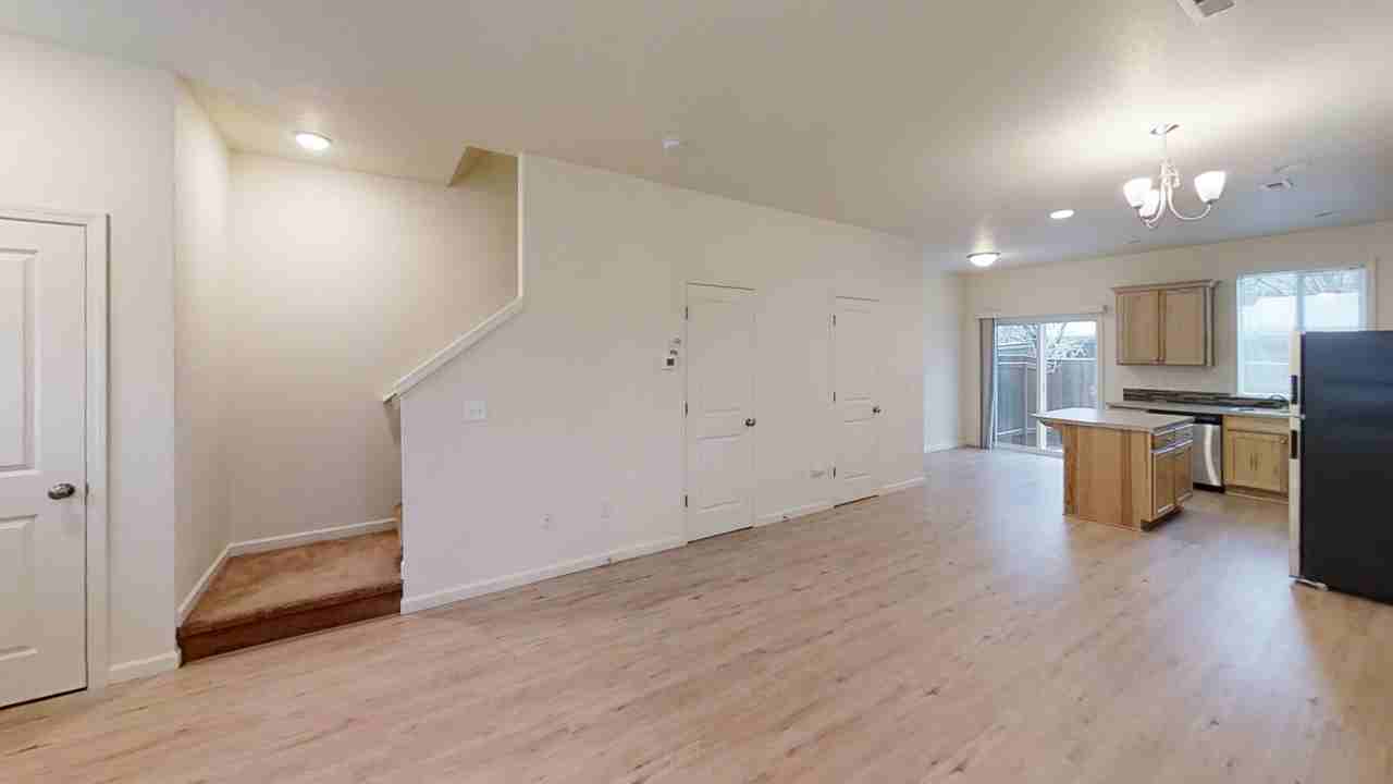 8316 Se Ramona St - Photo 4 of 23
