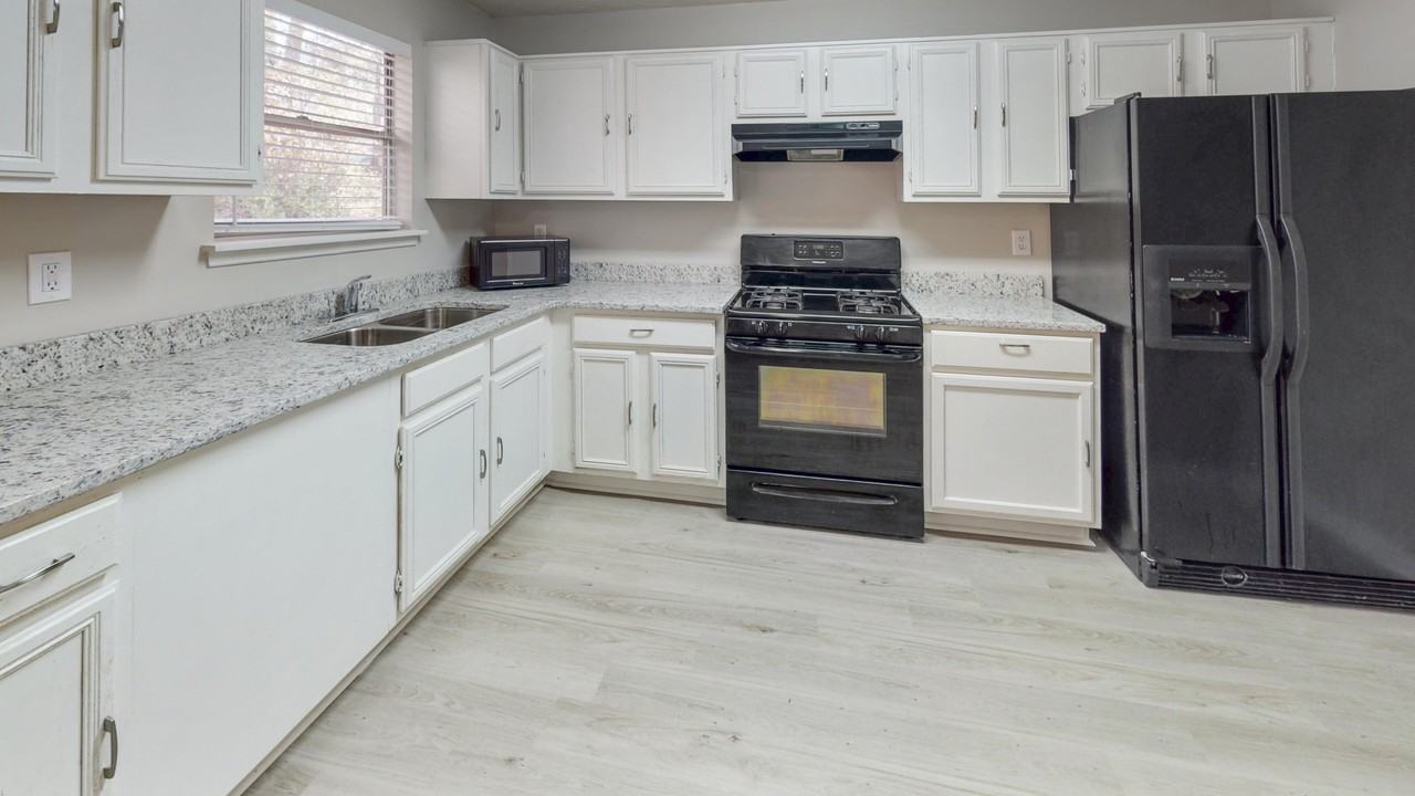 410 Lake Dylan Ct - Photo 7 of 7
