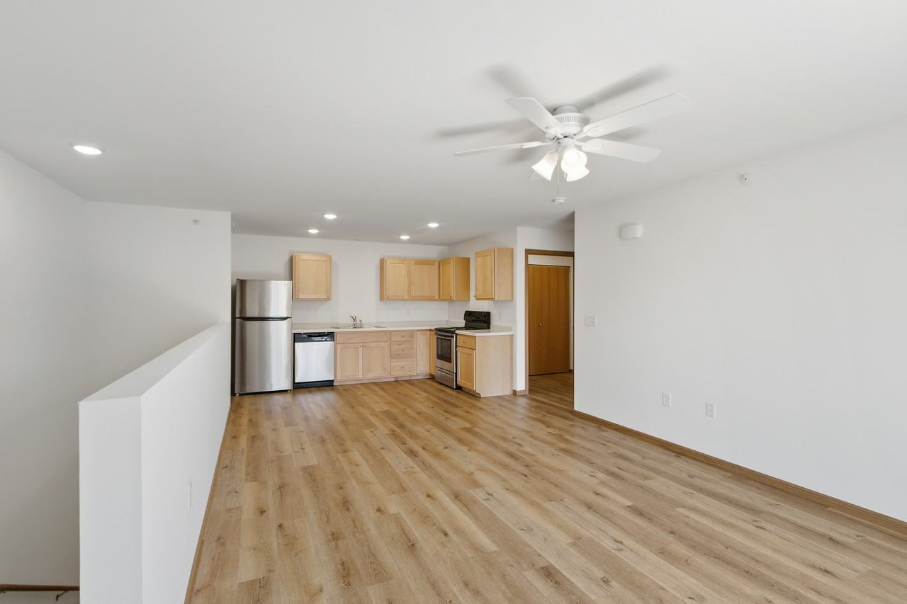 822 Adams Ct #616 - Photo 4 of 14