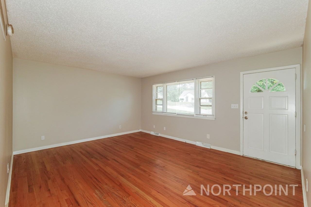 1709 Berry Rd - Photo 3 of 16