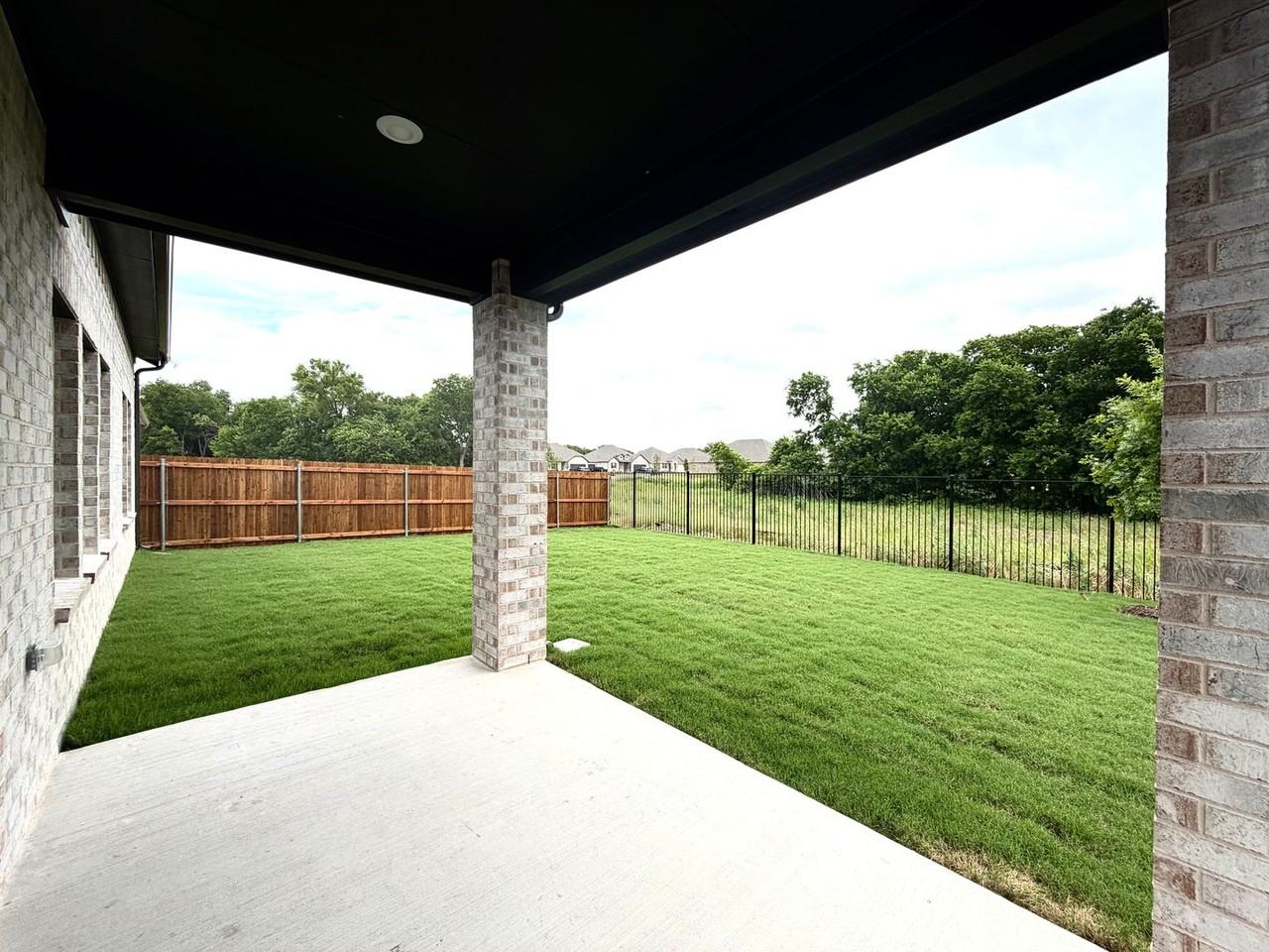 6305 Timberhurst Dr - Photo 2 of 29