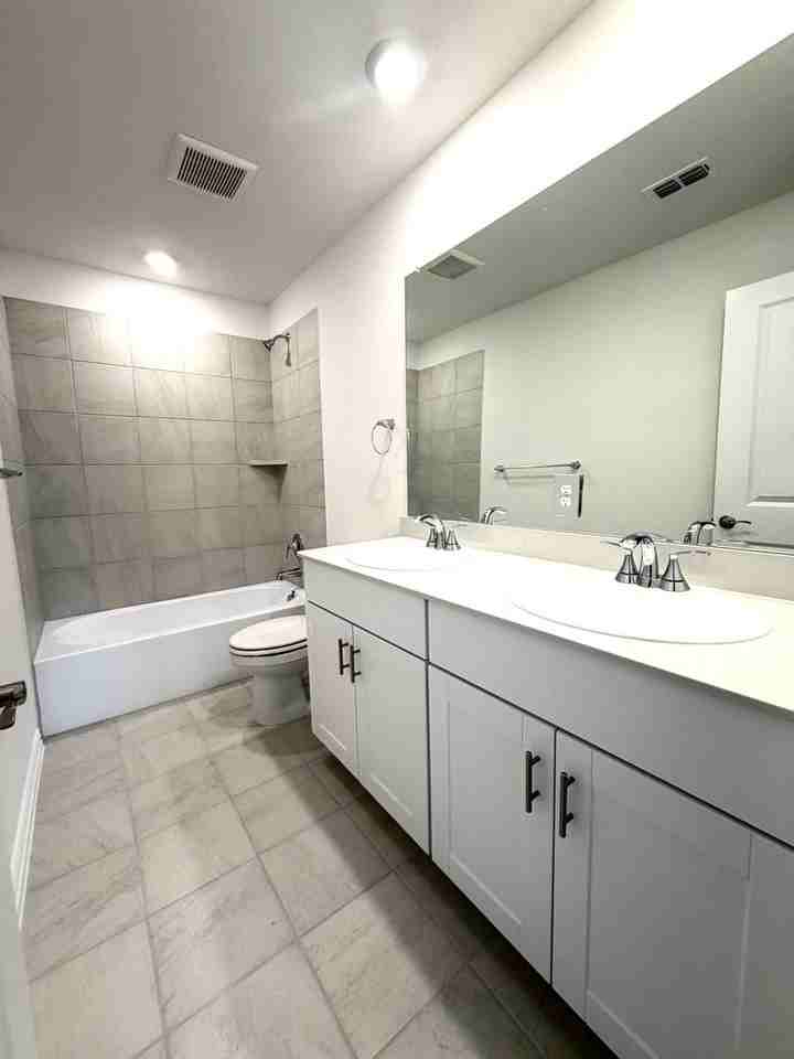 6305 Timberhurst Dr - Photo 7 of 29