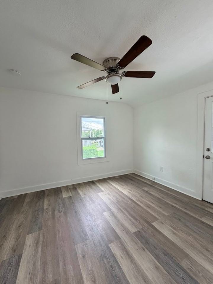 4 302.5 S. 12th Street- #4 - Photo 4 of 11