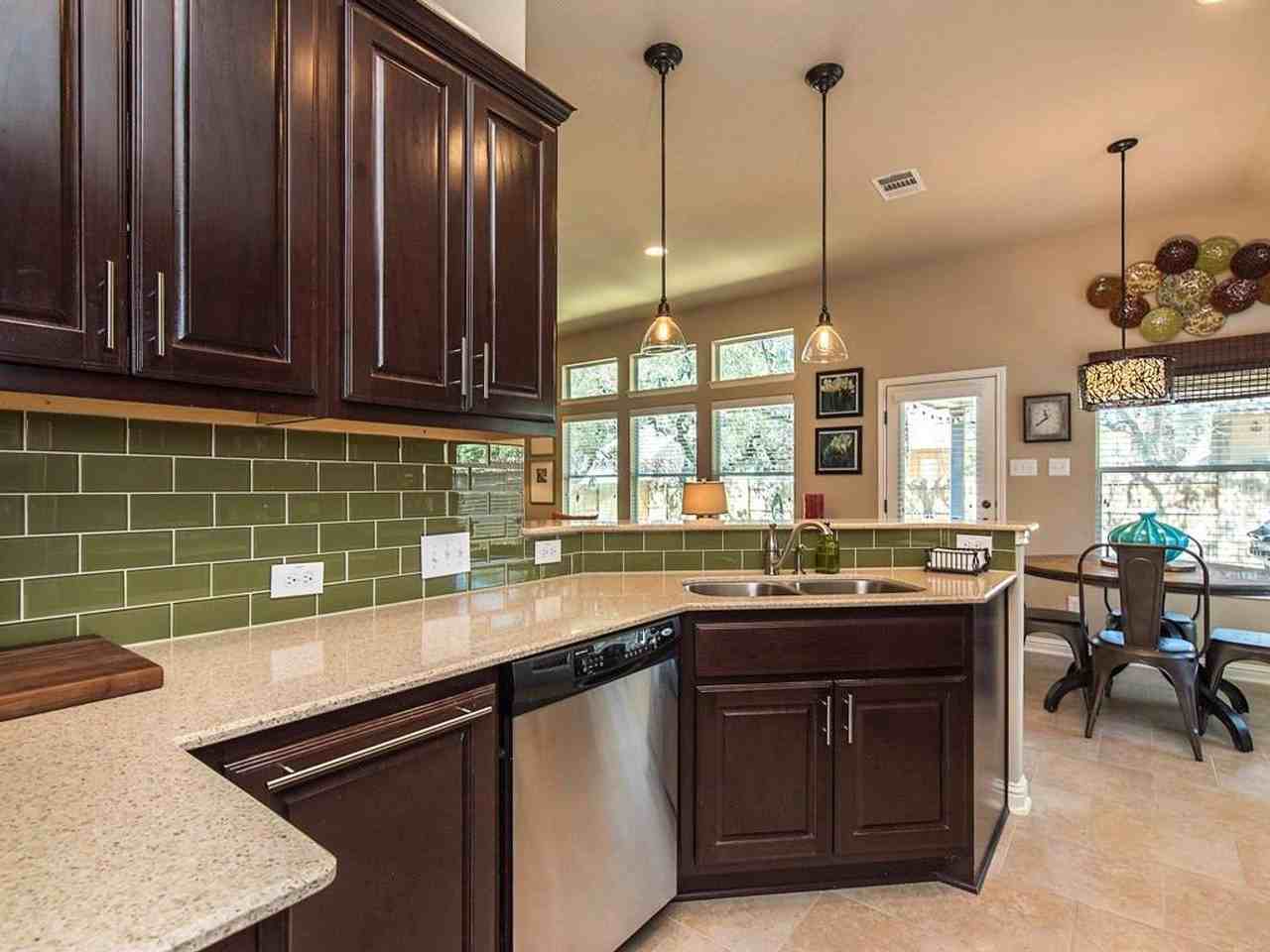339 Atlanta Park Dr - Photo 5 of 30