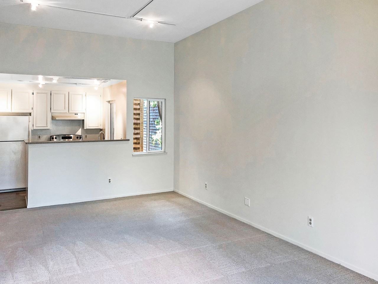 532 Seaver Dr - Photo 4 of 13