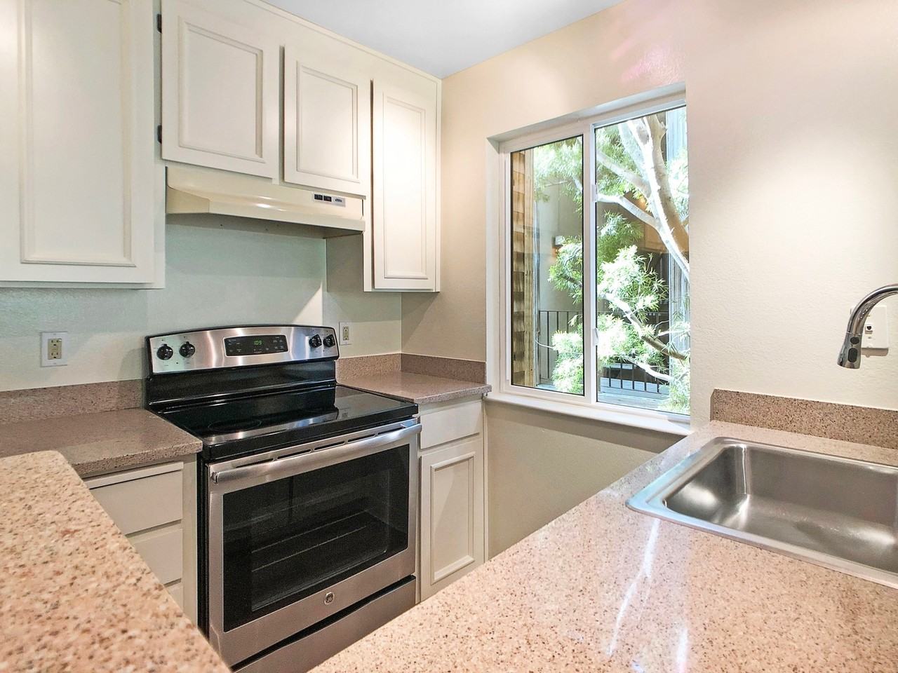 532 Seaver Dr - Photo 6 of 13