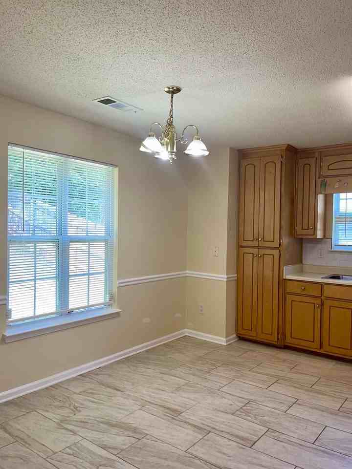 8584 Guthrie Dr - Photo 4 of 13