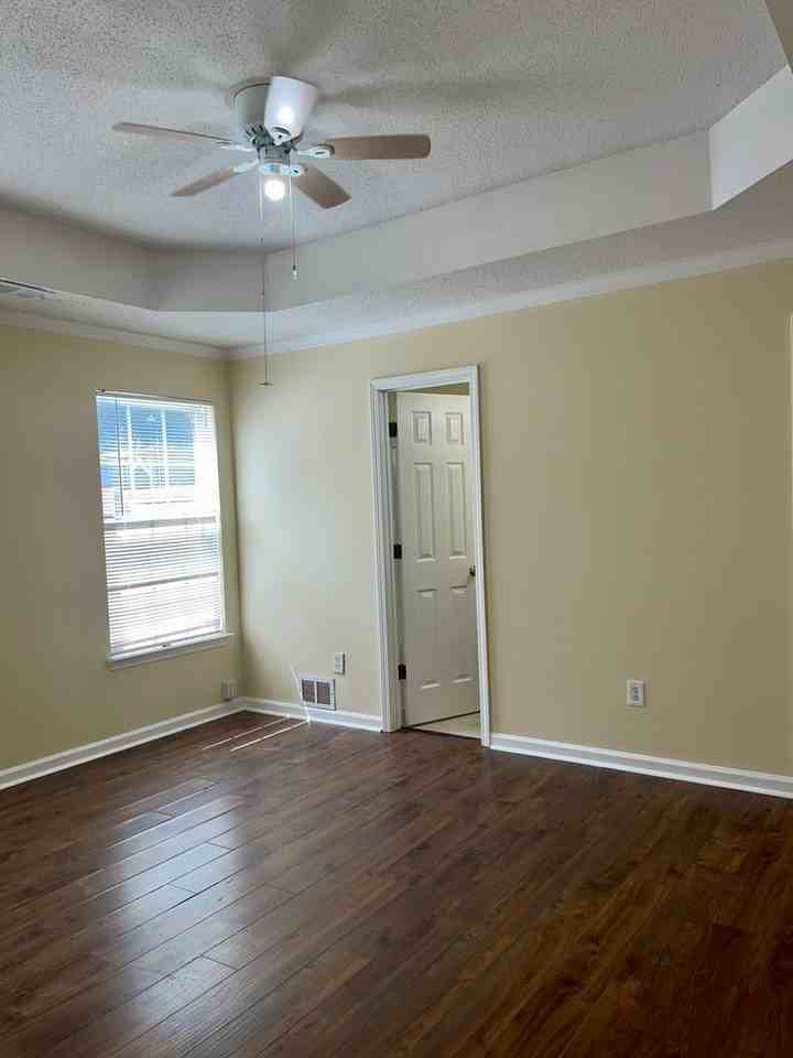 8584 Guthrie Dr - Photo 6 of 13