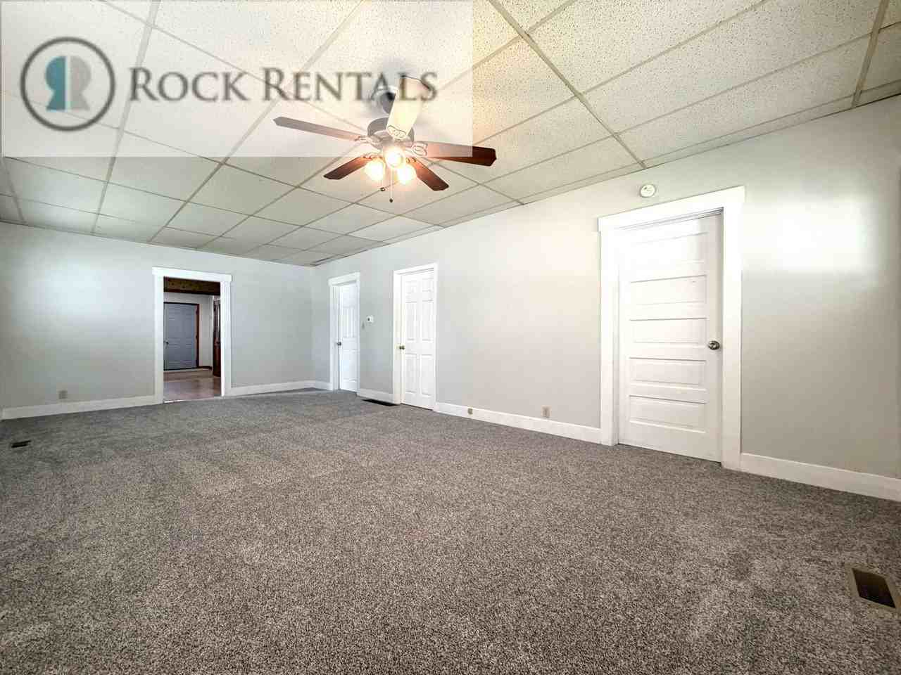 601 W 8th Ave - Photo 2 of 11