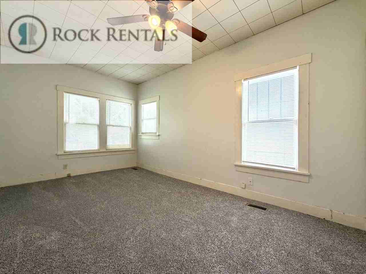 601 W 8th Ave - Photo 5 of 11