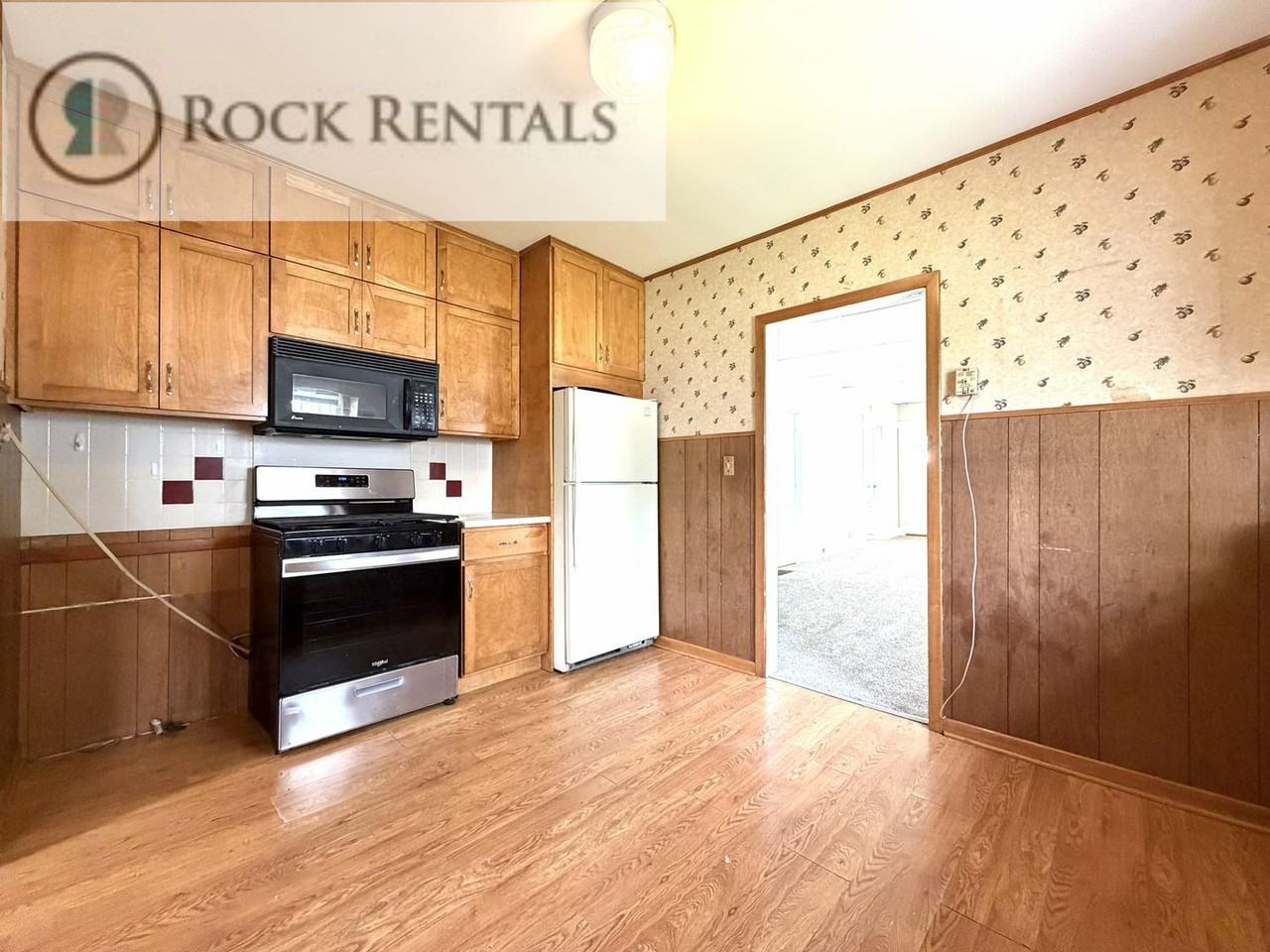 601 W 8th Ave - Photo 6 of 11