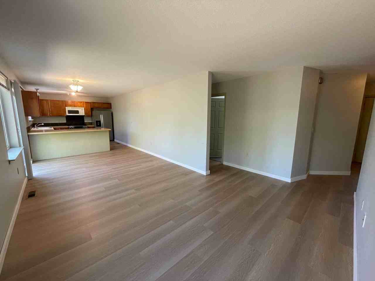 5011 N Syracuse St #B - Photo 2 of 25