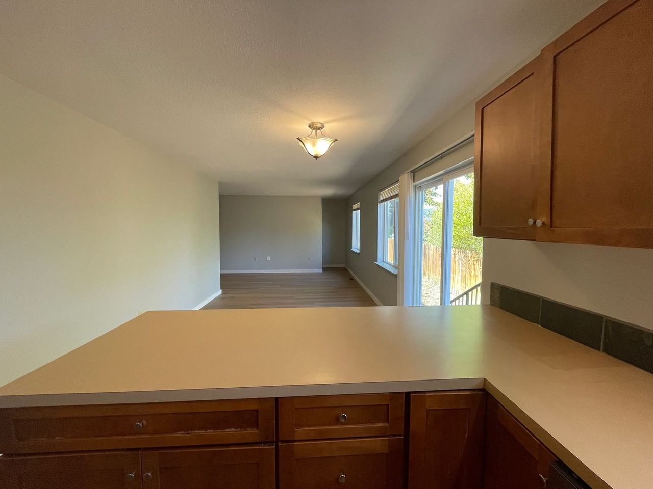 5011 N Syracuse St #B - Photo 4 of 25