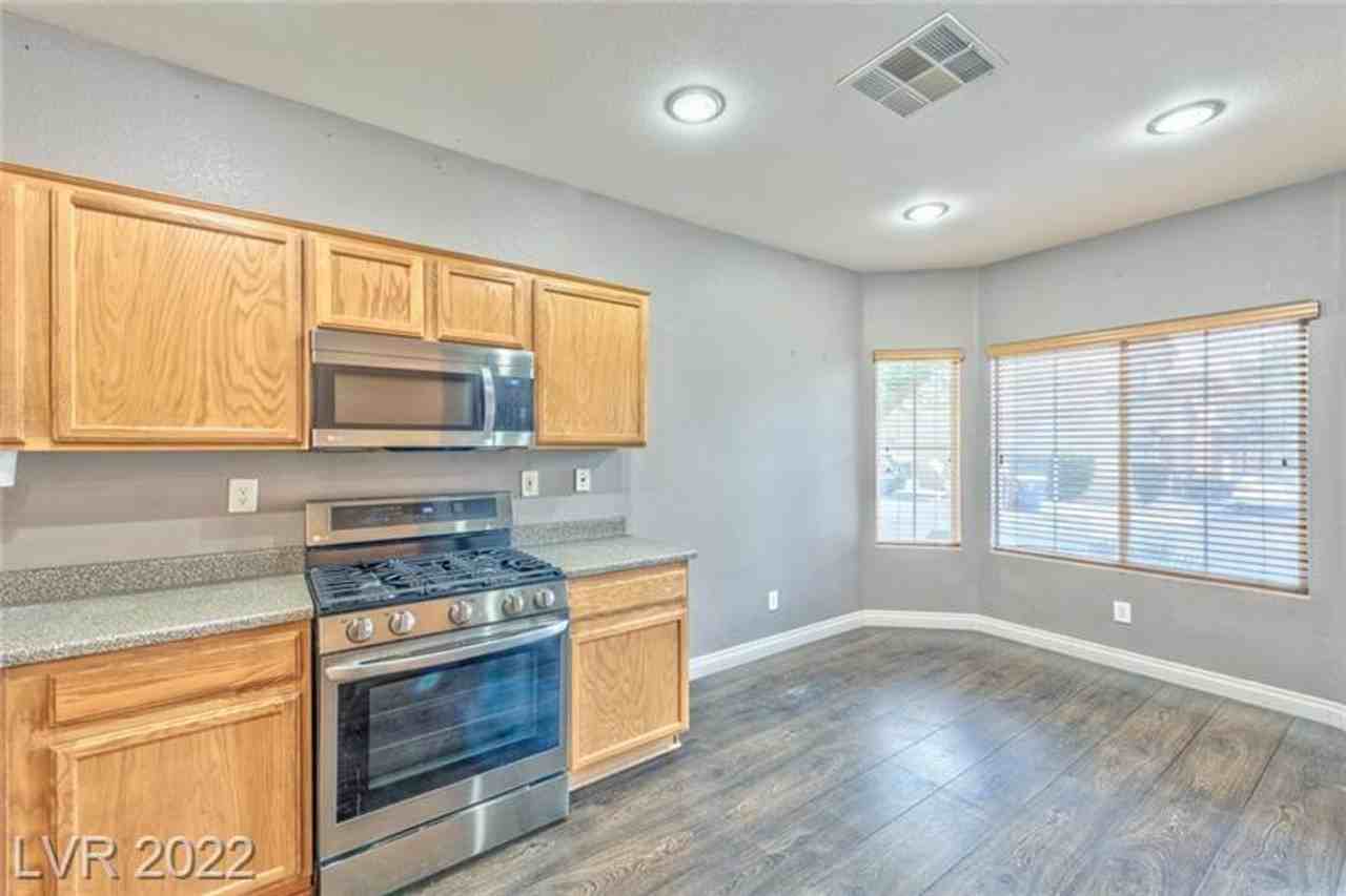 9501 Wooded Heights Ave - Photo 3 of 17