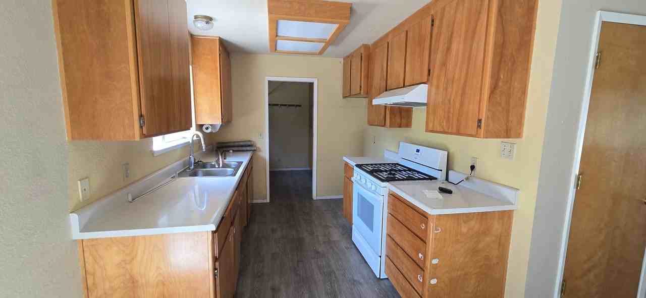 10796 Banner View Dr - Photo 4 of 12