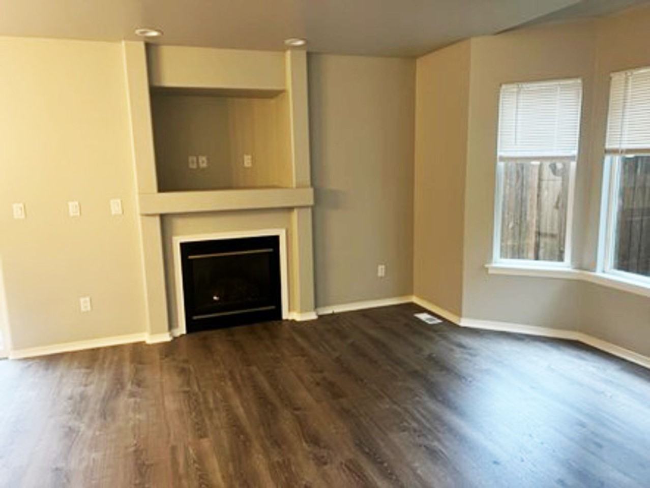 1008 Sunset Blvd Ne #B - Photo 5 of 27