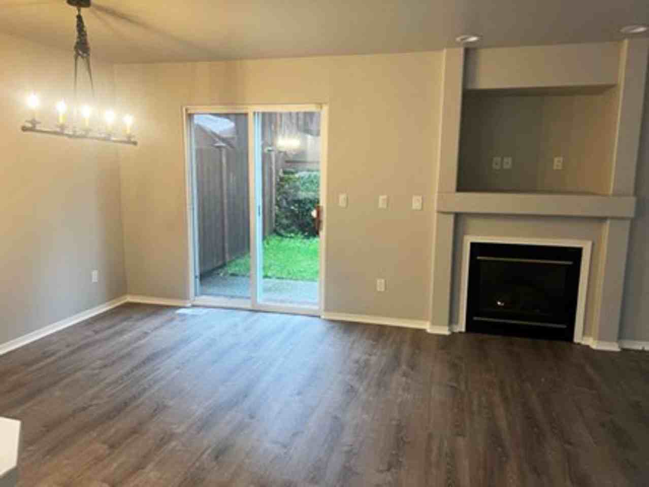 1008 Sunset Blvd Ne #B - Photo 6 of 27