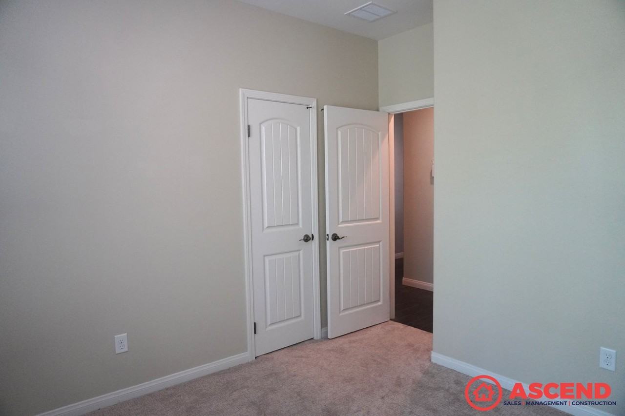 8409 Alonso Ct - Photo 5 of 17