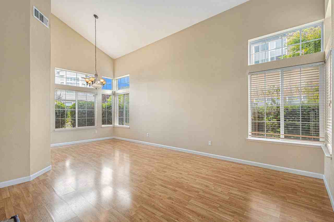 7 Ratto Rd - Photo 5 of 27