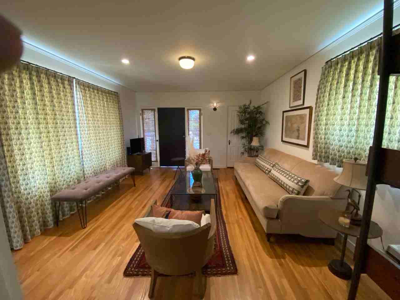 112 E Summer St - Photo 3 of 21