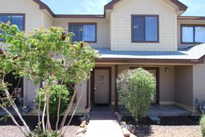 featured image of 1535 E Payton Way