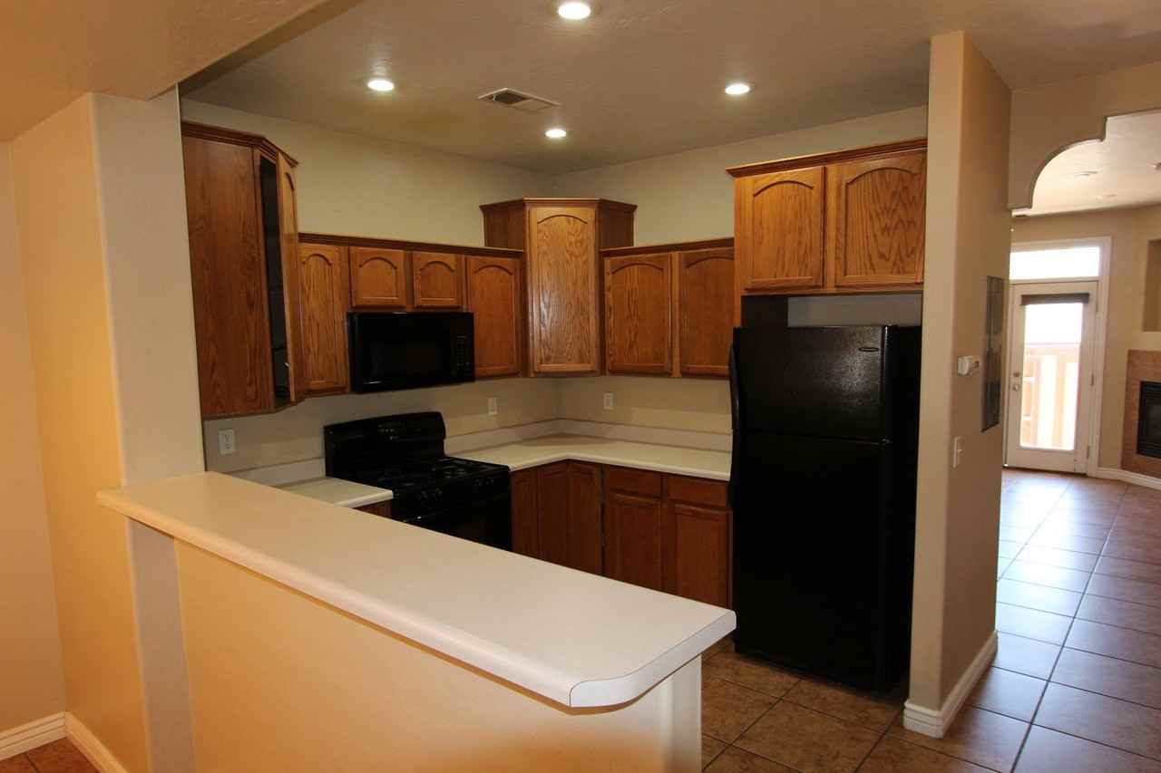 1535 E Payton Way - Photo 6 of 32