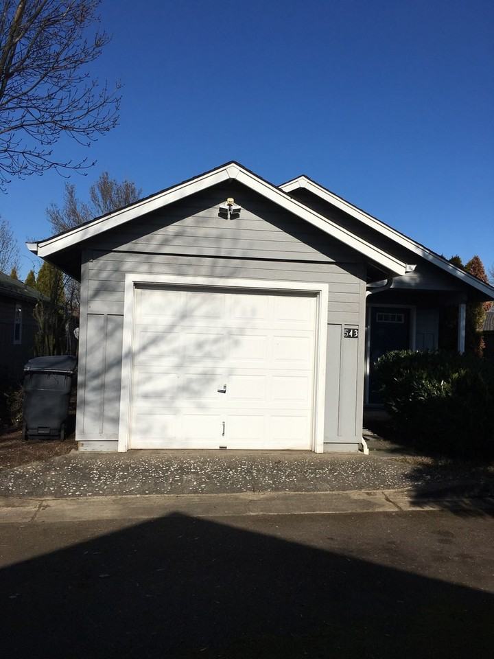 543 Hanover St - Photo 2 of 17