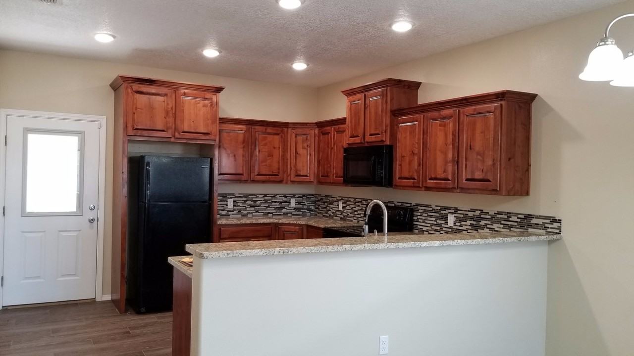 3624 Weston St - Photo 4 of 18