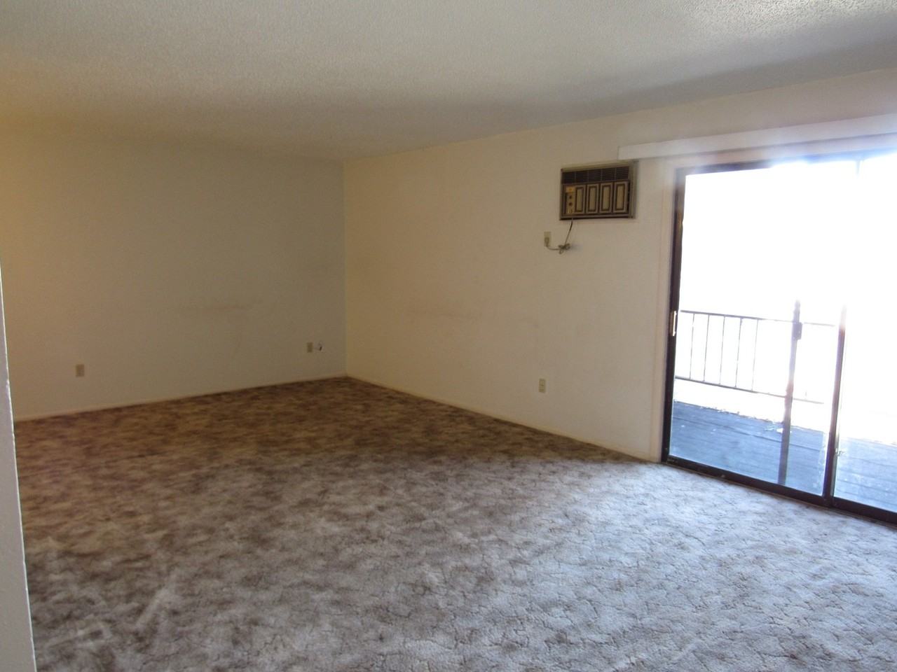 4500 S Poplar St - Photo 5 of 11