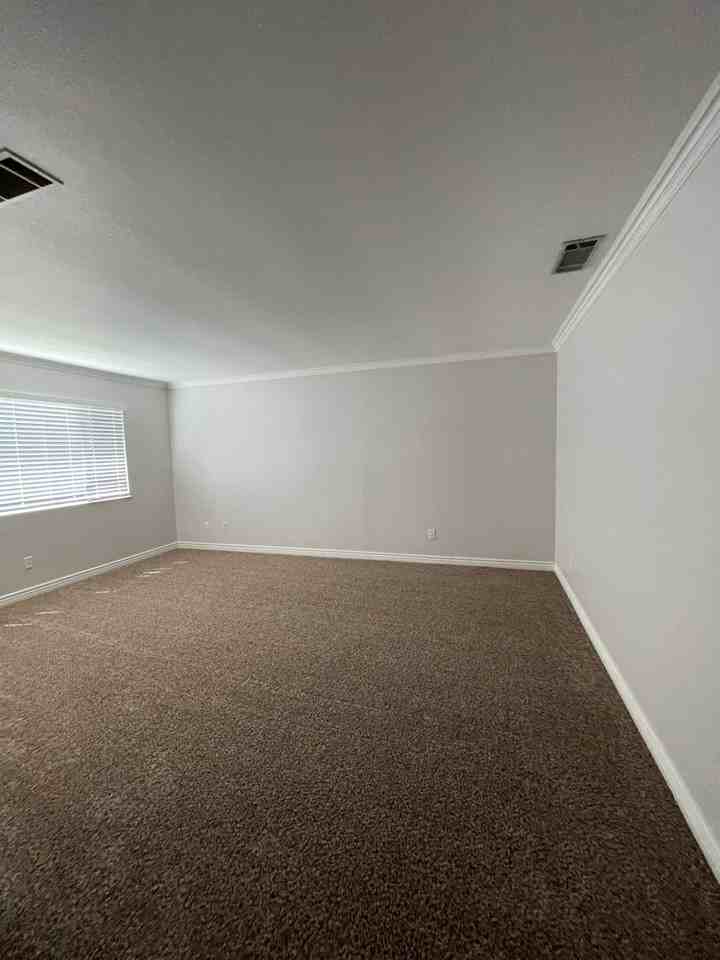 708 S Peggy St - Photo 2 of 32